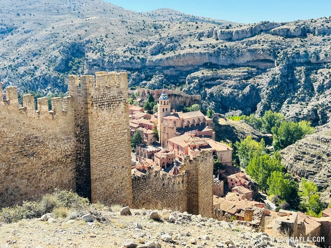 Remparts d'un village perché