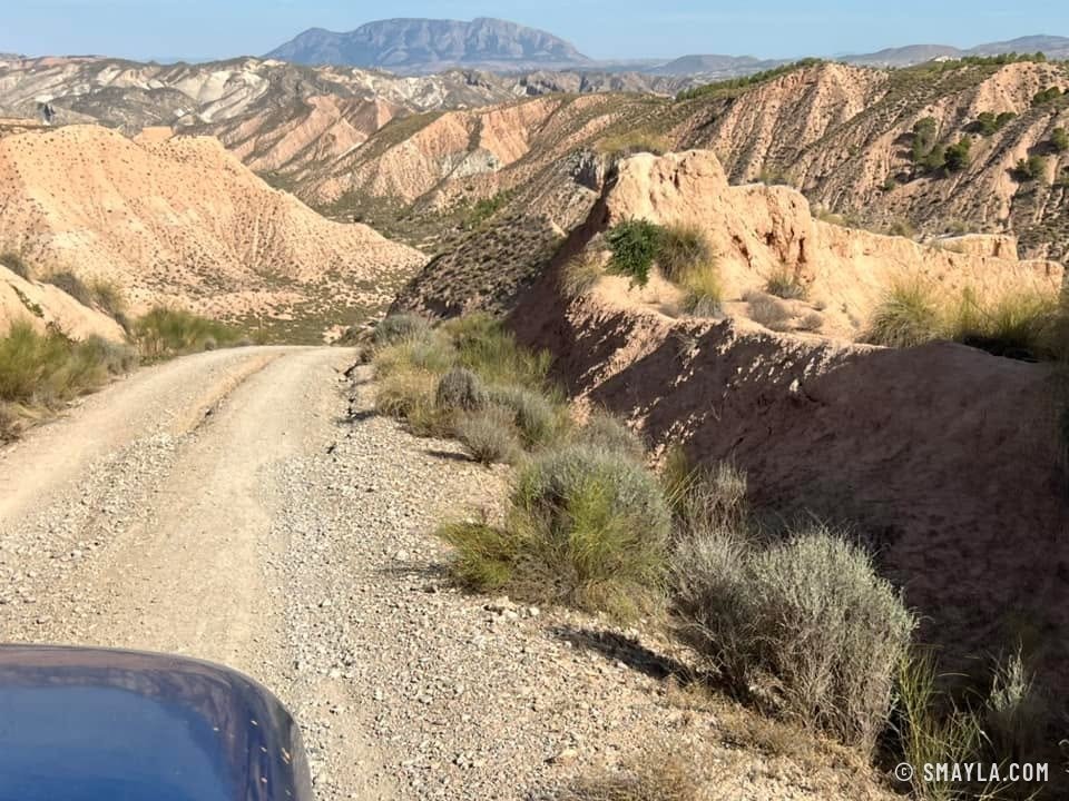 La piste dans les badlands