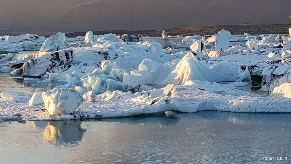 Icebergs sur la lagune glaciaire