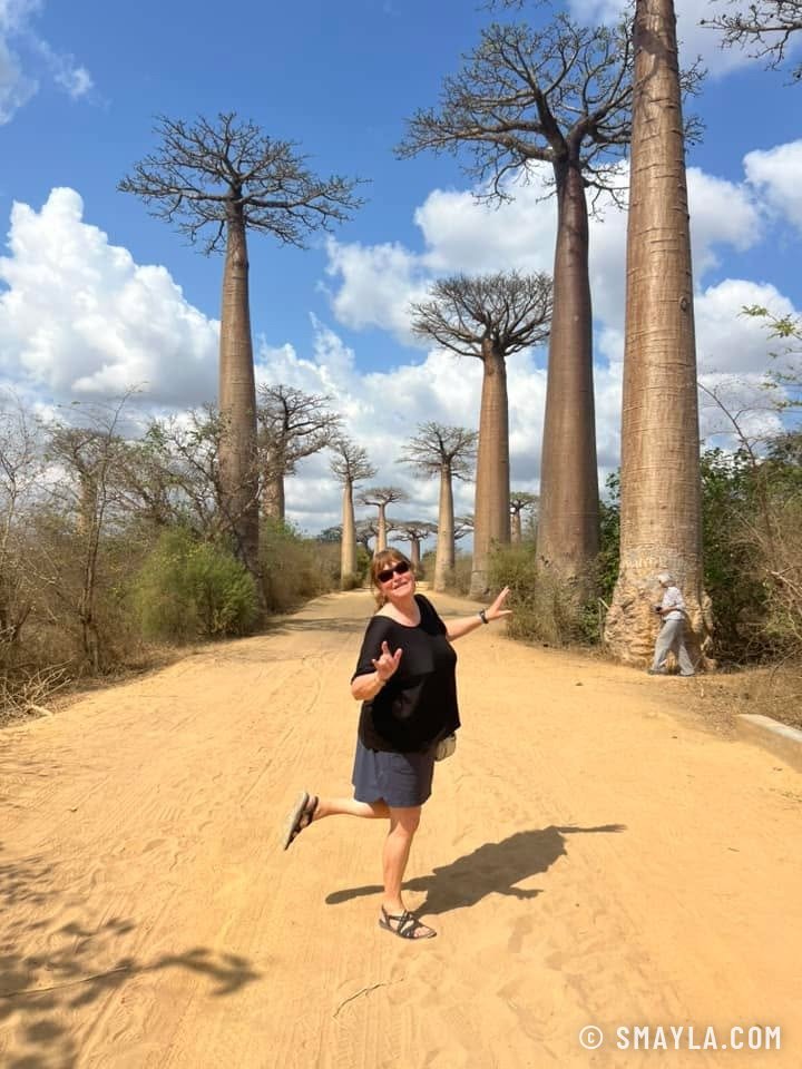 Emmanuelle parmi les baobabs