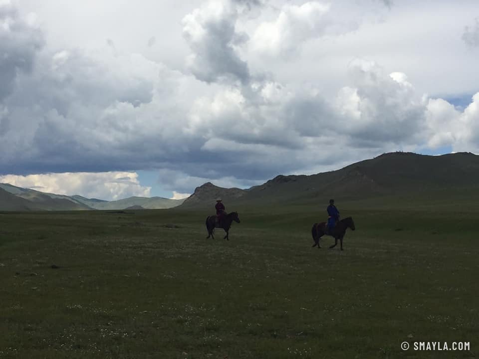 Deux cavaliers sous l'orage