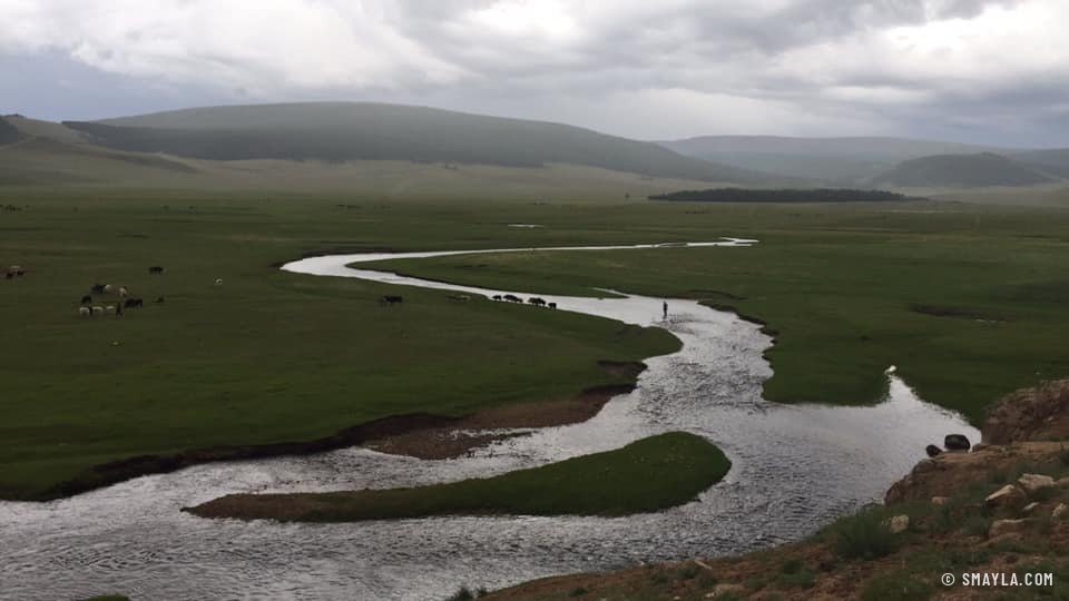 Une rivière en méandres