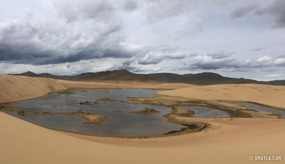 Petits lacs entre les dunes