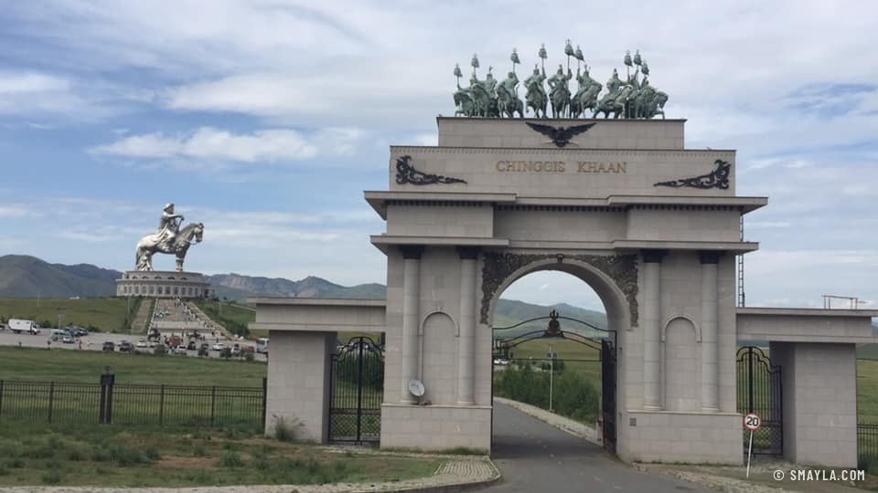 Une arche aux portes d'Oulan-Bator