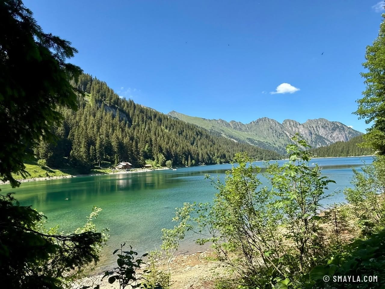 Le lac d'Arnon turquoise