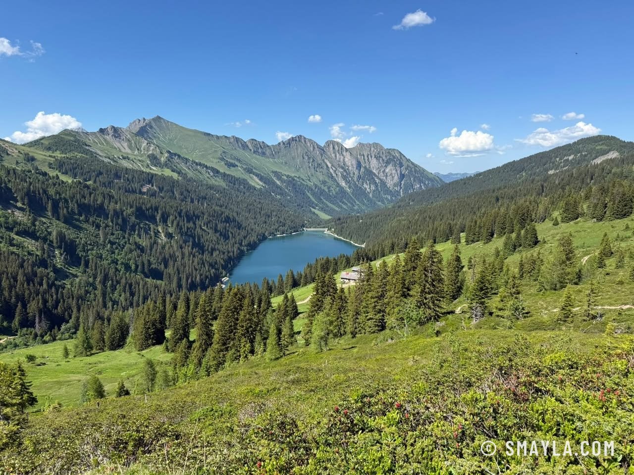 Le lac d'Arnon dans son écrin