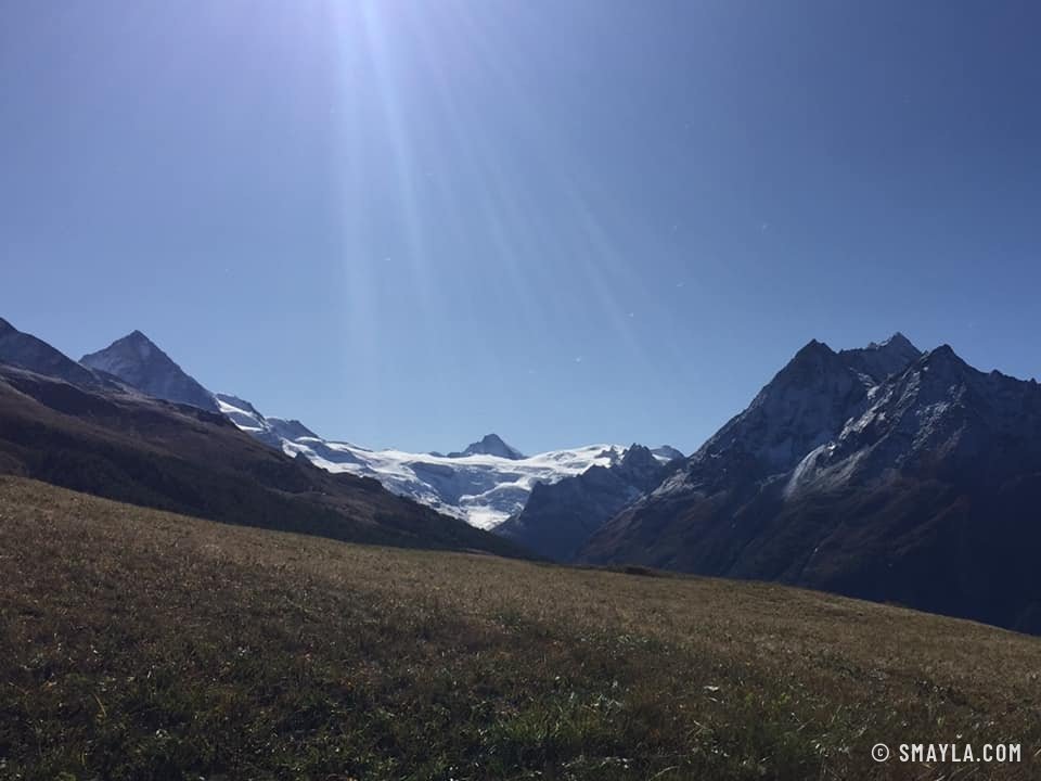 Glacier au fond de la vallée