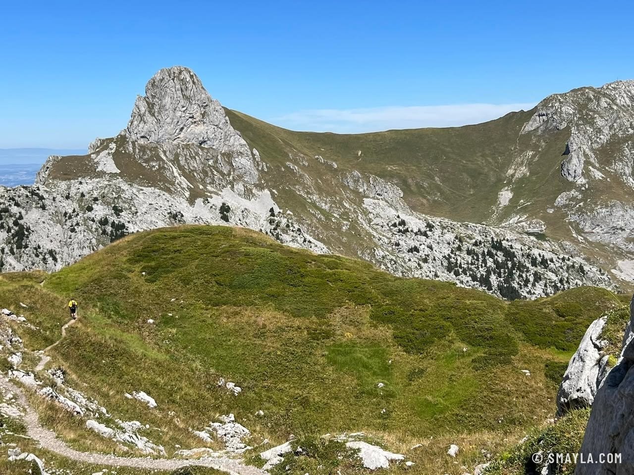 Pic rocheux au-dessus de l'alpage