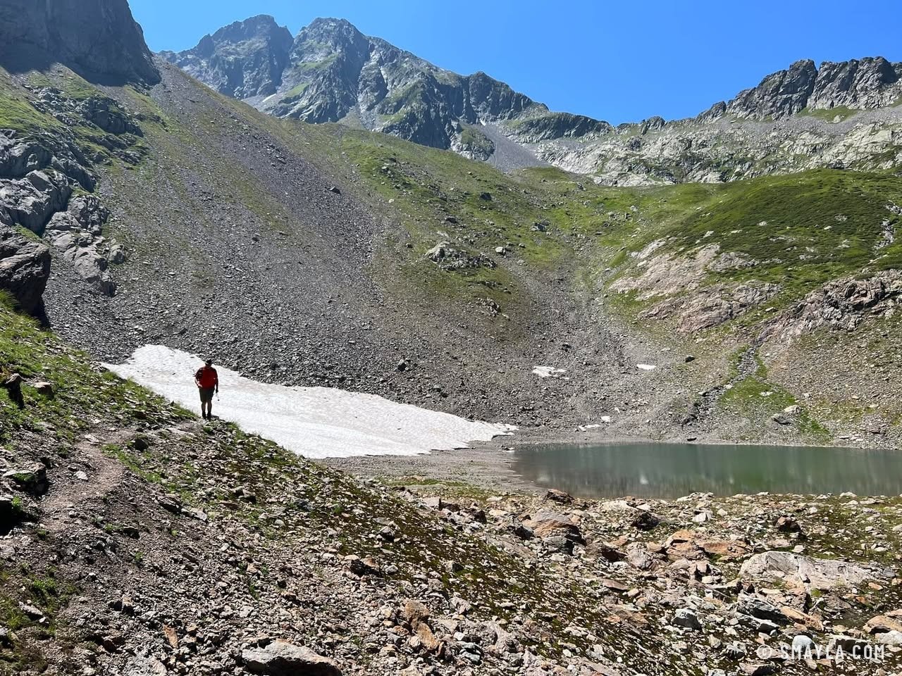 Névé et lac dans la descente
