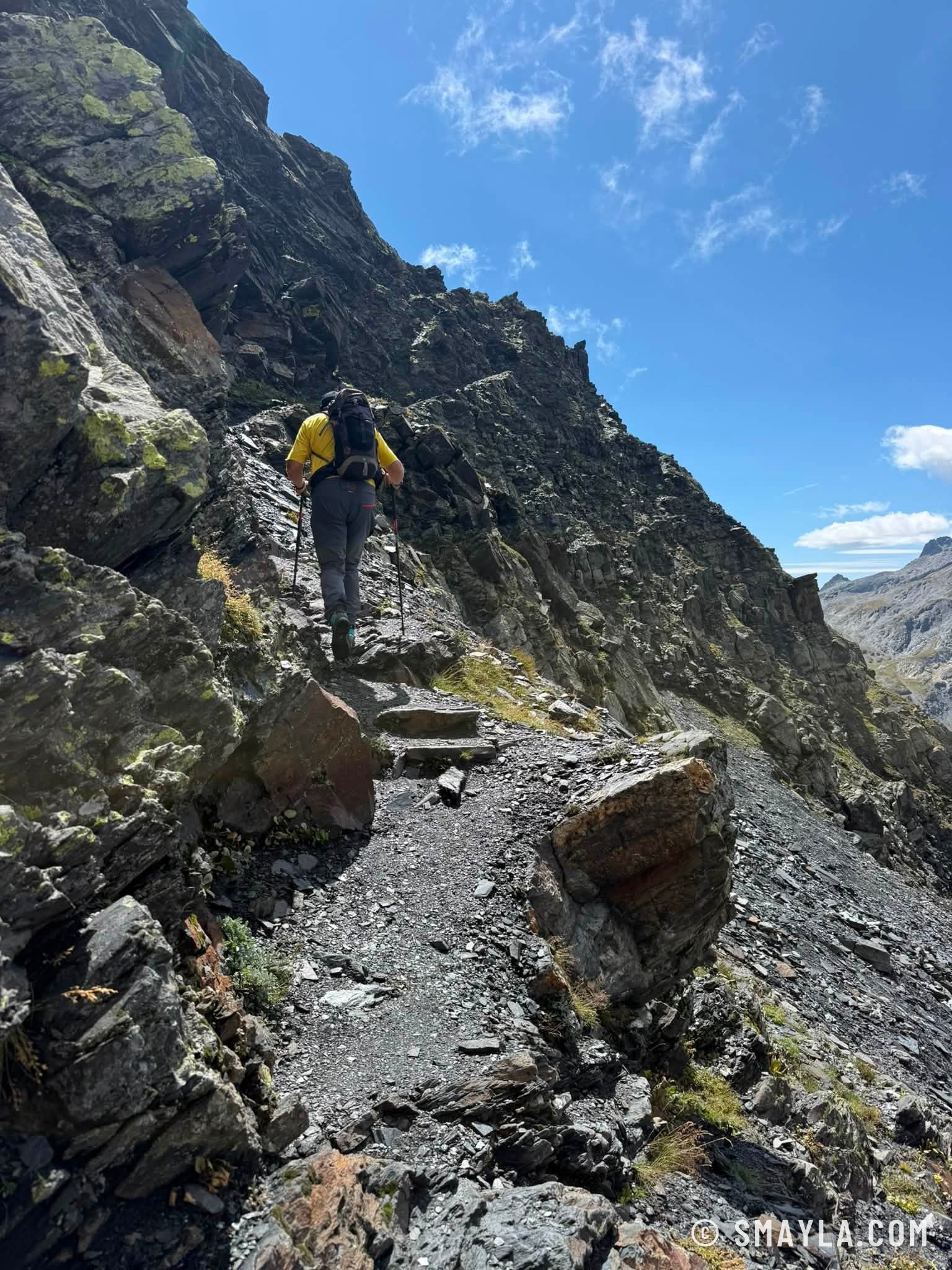 Felsweg zum Pass