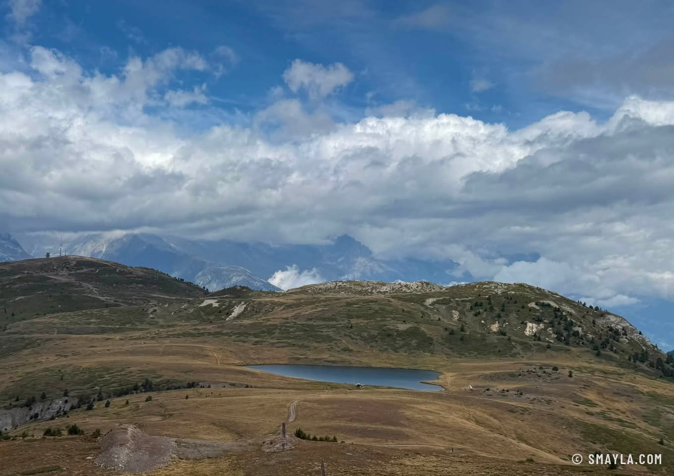 Le lac vu de loin