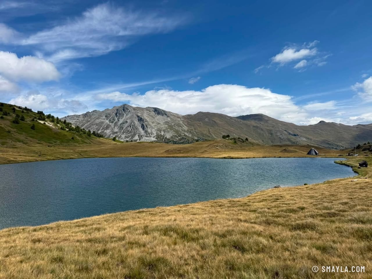 Le lac et les sommets