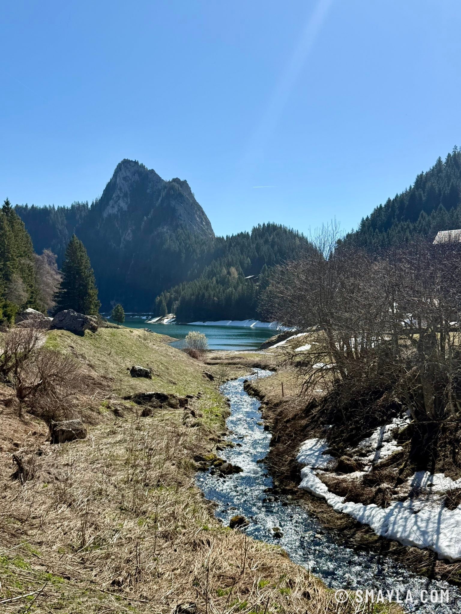 Stream towards Lac de Taney