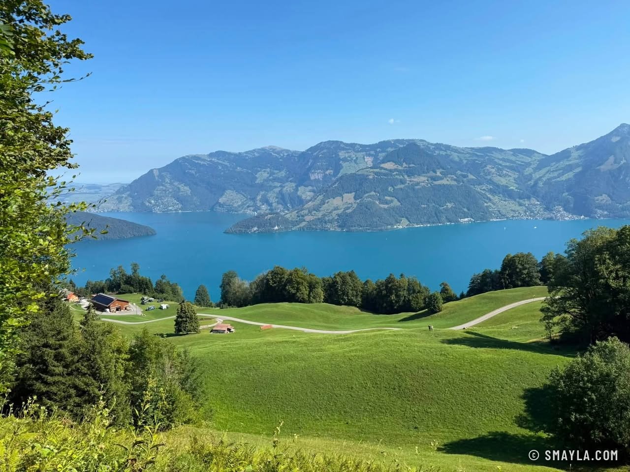 Pâturages au-dessus du lac