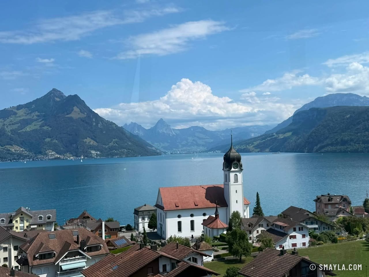 L'église de Beckenried et le lac
