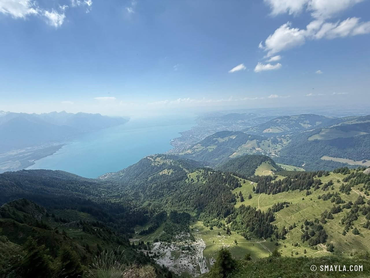 Vue plongeante sur le Léman