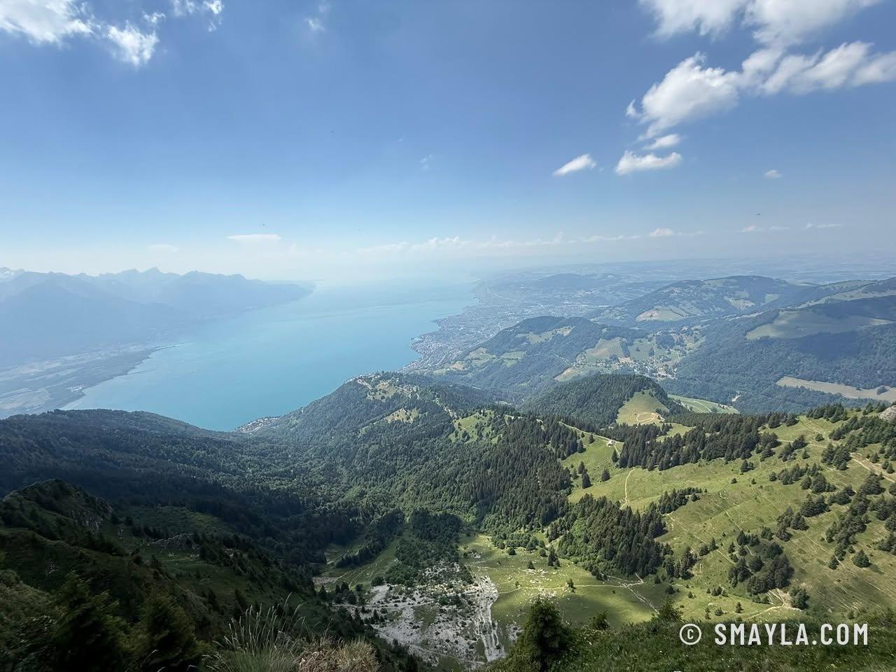 Vue plongeante sur le Léman