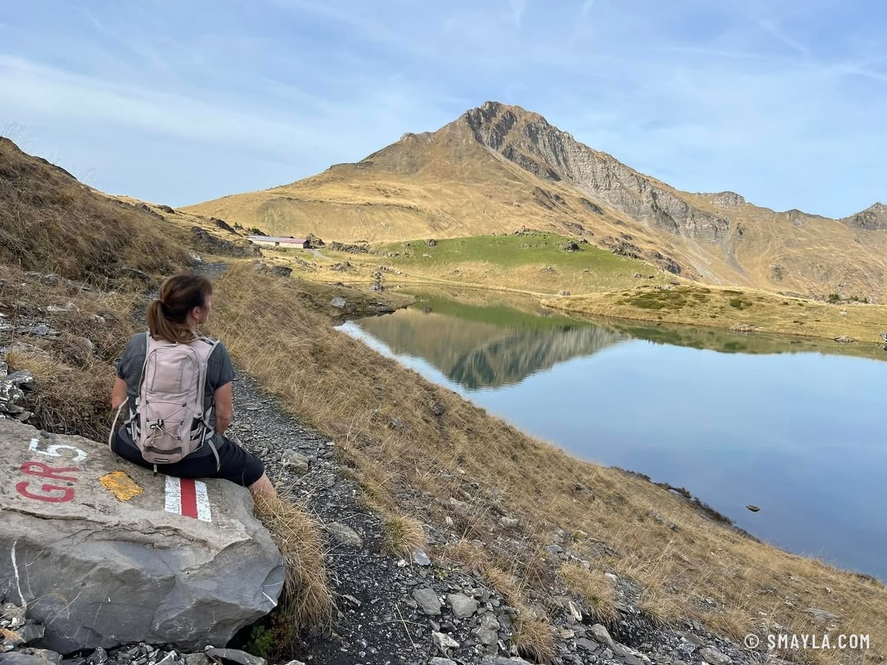 Emmanuelle au bord du lac
