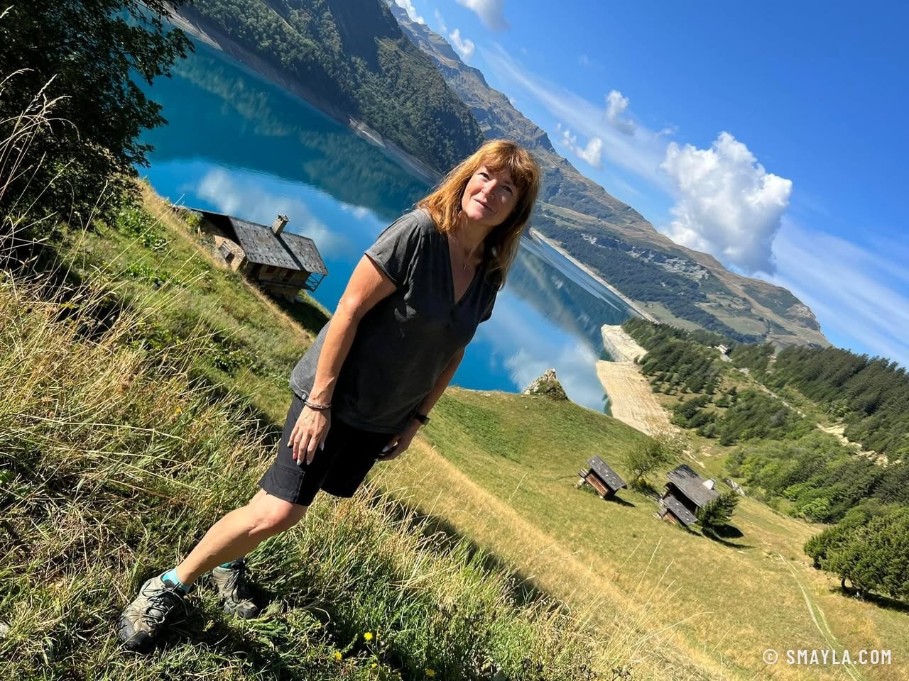 Emmanuelle au-dessus du lac