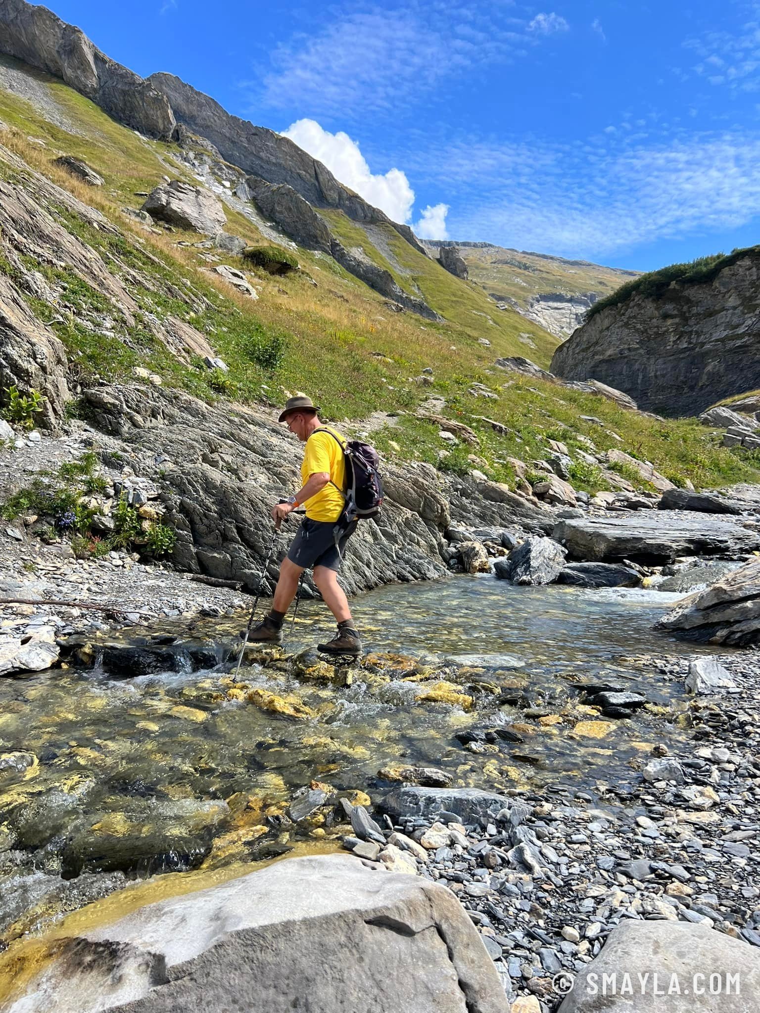 Christian traverse un gué