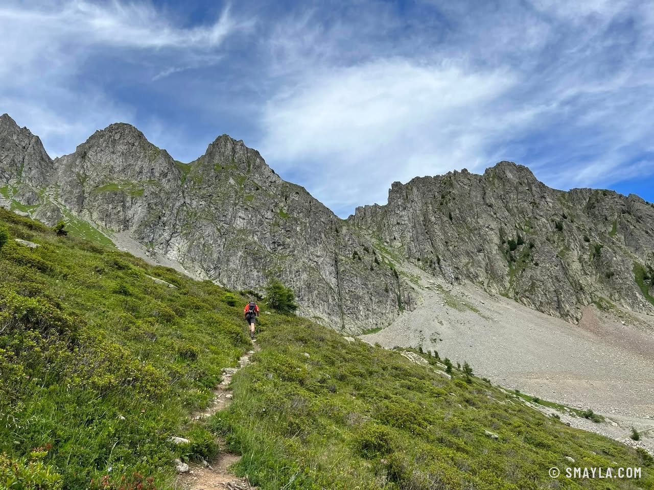 Le cirque rocheux vers le col