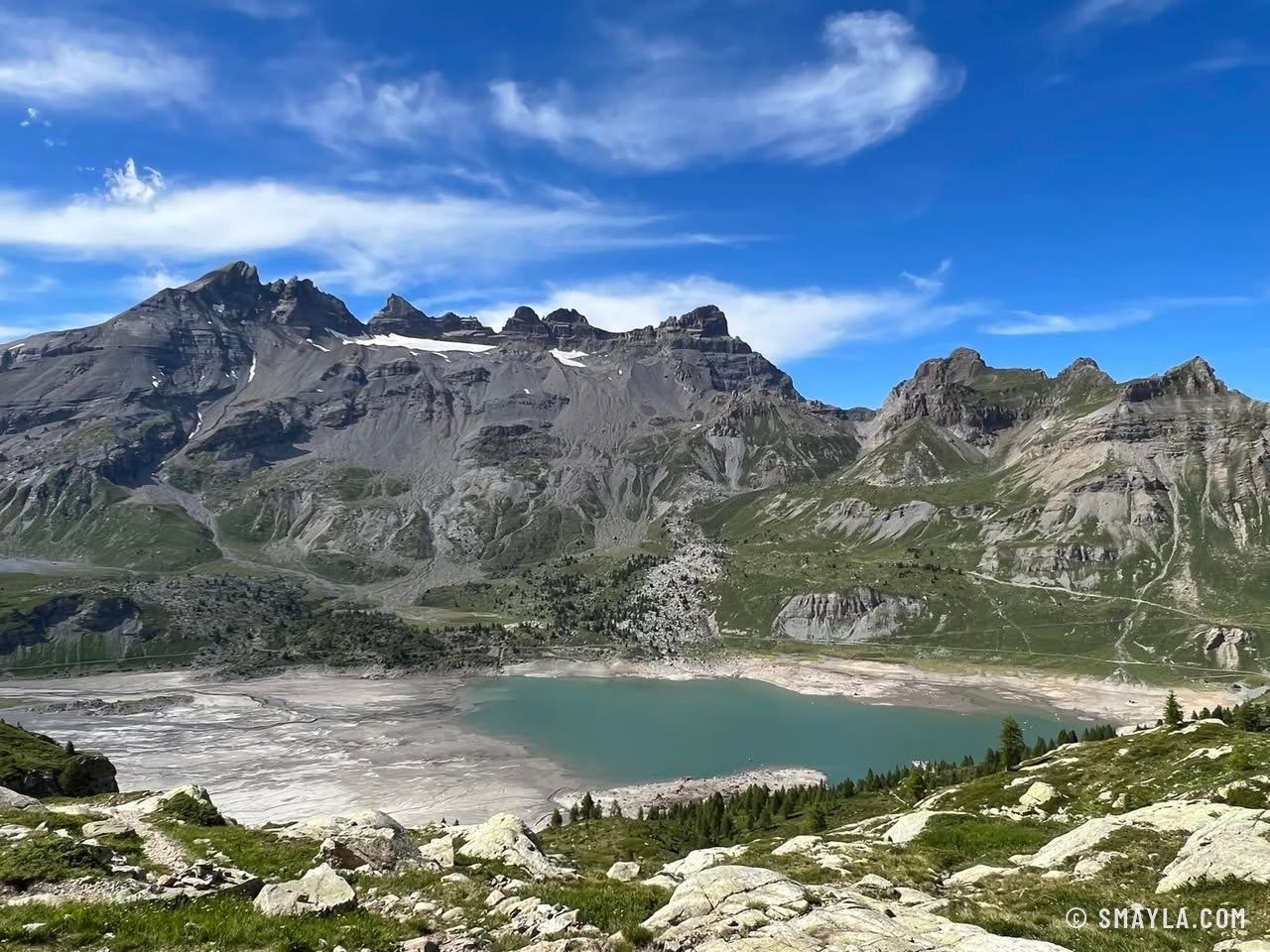 Le lac de Salanfe et sa grève