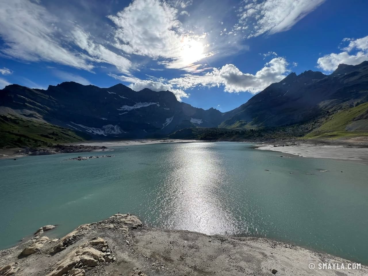 Le lac de Salanfe sous le ciel
