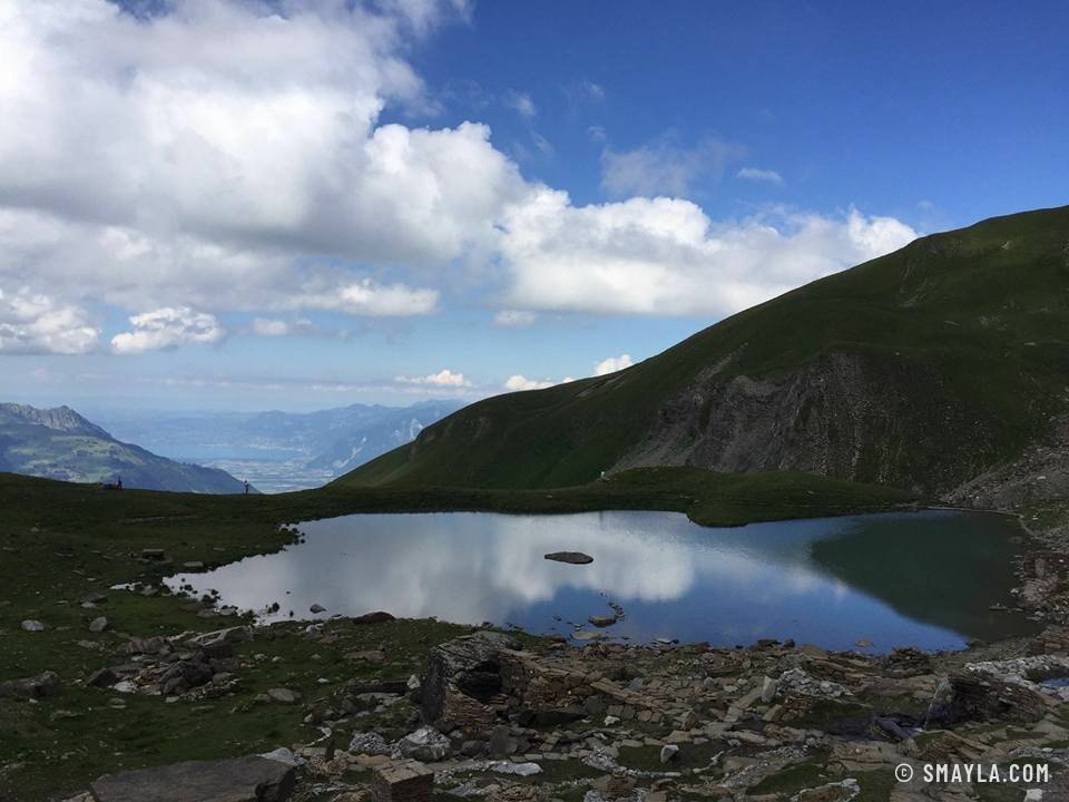 Le lac et la plaine au loin
