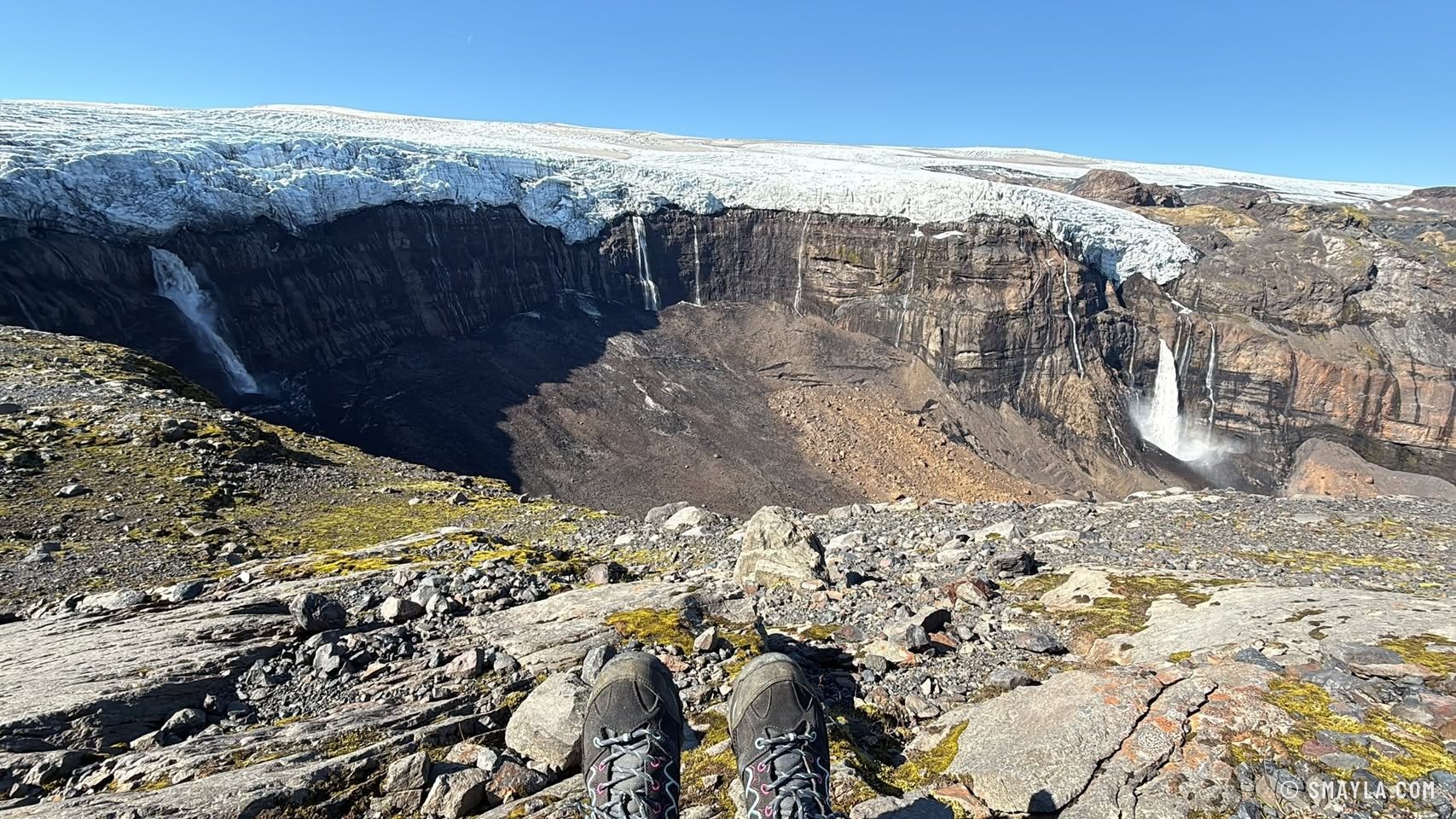 Cascades et falaises du glacier